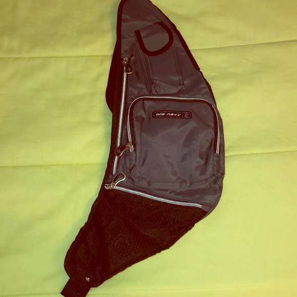 Old navy sling bag Clearance